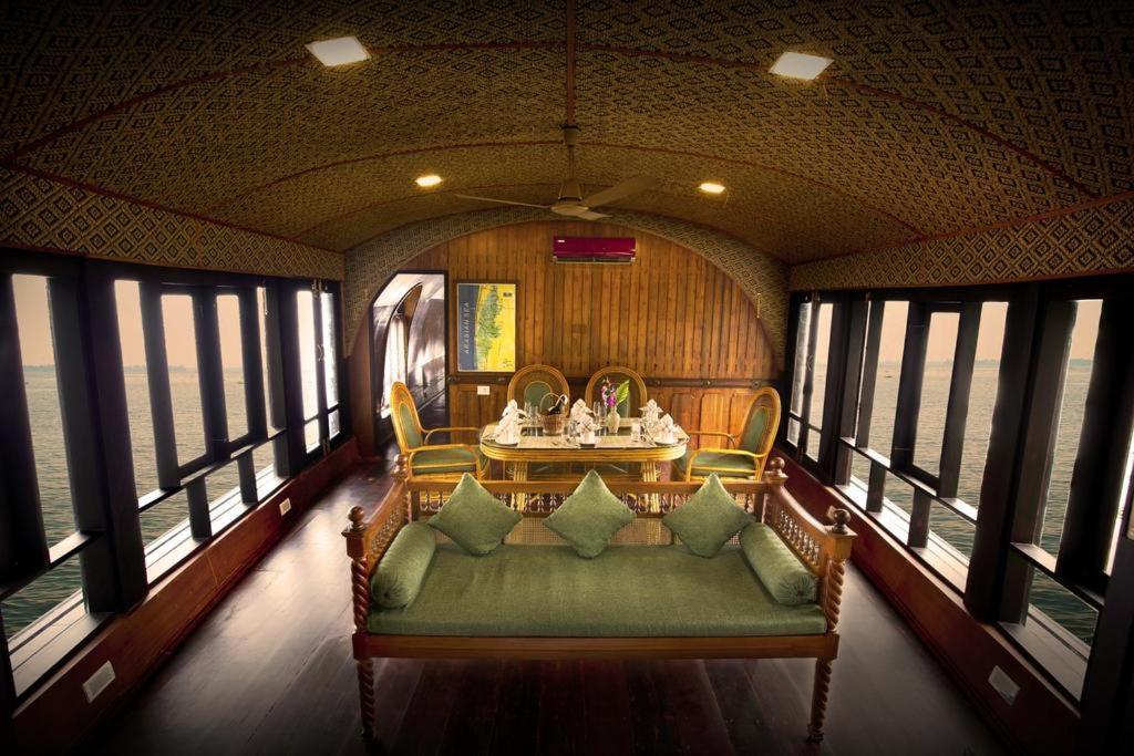 Vivaresidence Homestay Alappuzha Buitenkant foto